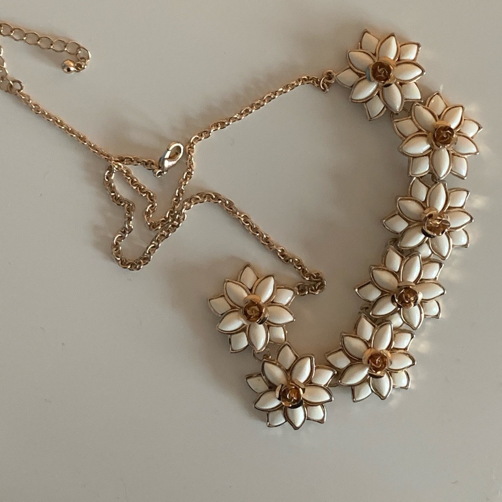 Flower necklace